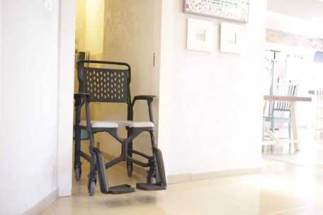 Bathmobile_Silladebaño_02