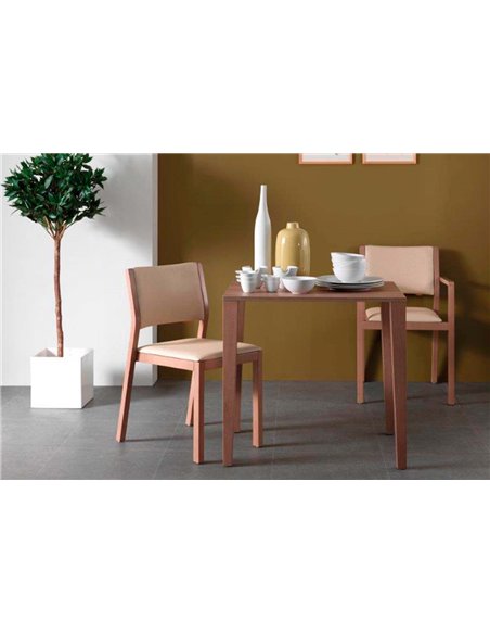 Mesas YOUNG de patas cuadradas