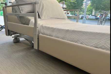 Cama Lago articulada con carro elevador | Armisen Care