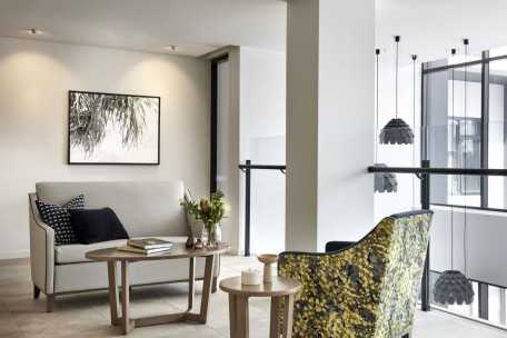 Mesas Harmony para entornos variados | Armisen Care