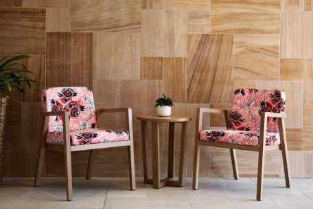 Mesas Harmony para entornos variados | Armisen Care