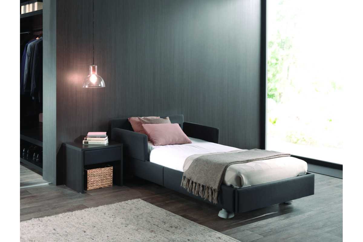 Lago Care panelada en polipiel con oreja