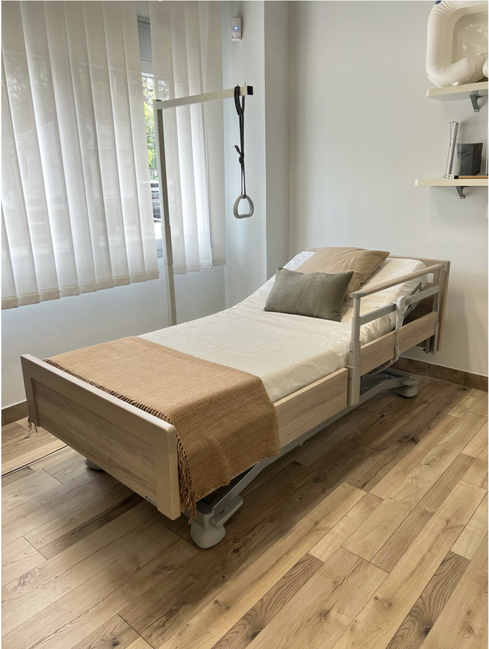 LAGO ASISTENCIA HOGAR CON FUNCIONES HOSPITALARIAS