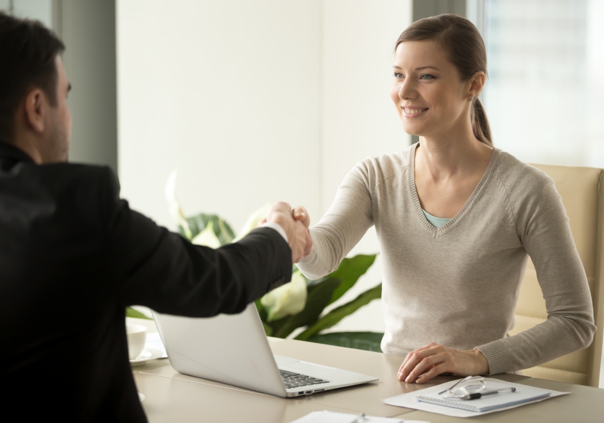 asesora de venta de camas articuladas