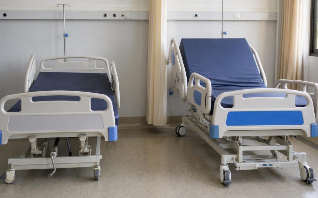 Comparativa entre camas hospitalarias hidráulicas y eléctricas